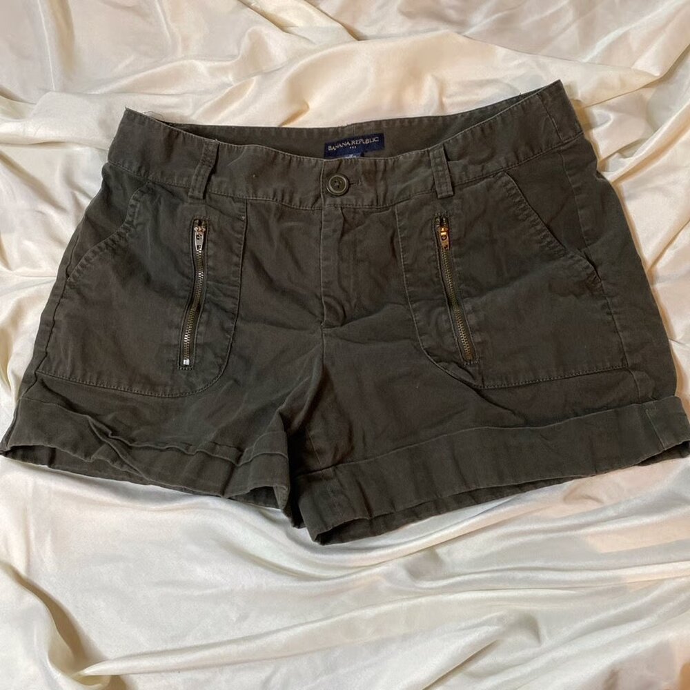 Banana Republic - Womens' Size 12 Dark Olive Green Shorts